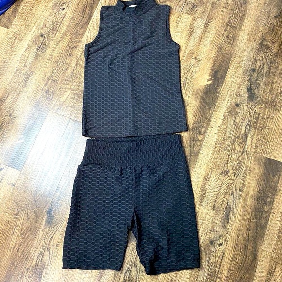 Eye Candy Sleeveless High Collar Tank Top PREOWNED Tee Tank Top - Picture 2 of 11